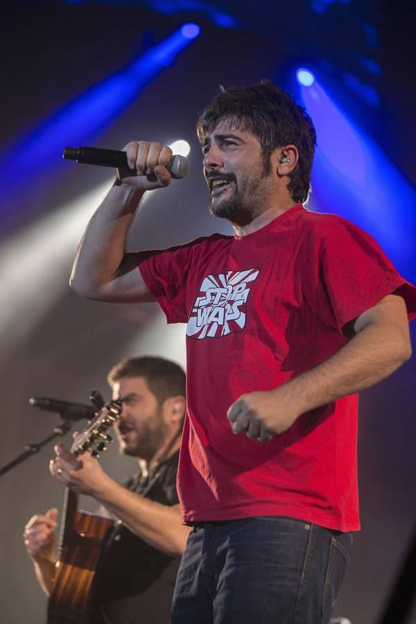 Estopa llega a Valencia para hacer cantar a todo el público en un concierto con dos fechas programadas. Los días 23 y 24 de noviembre, los seguidores de los dos hermanos podrán verles en directo en el Pabellón Fuente de San Luis, a las 20:00 horas. Desde 30 euros se pueden obtener las entradas para este evento. 