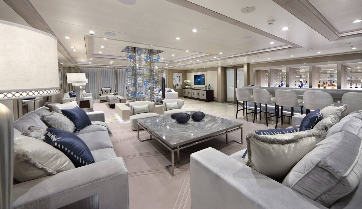 Fotos: El yate Ulysses, el cuarto más grande del mundo, atraca a Cullera