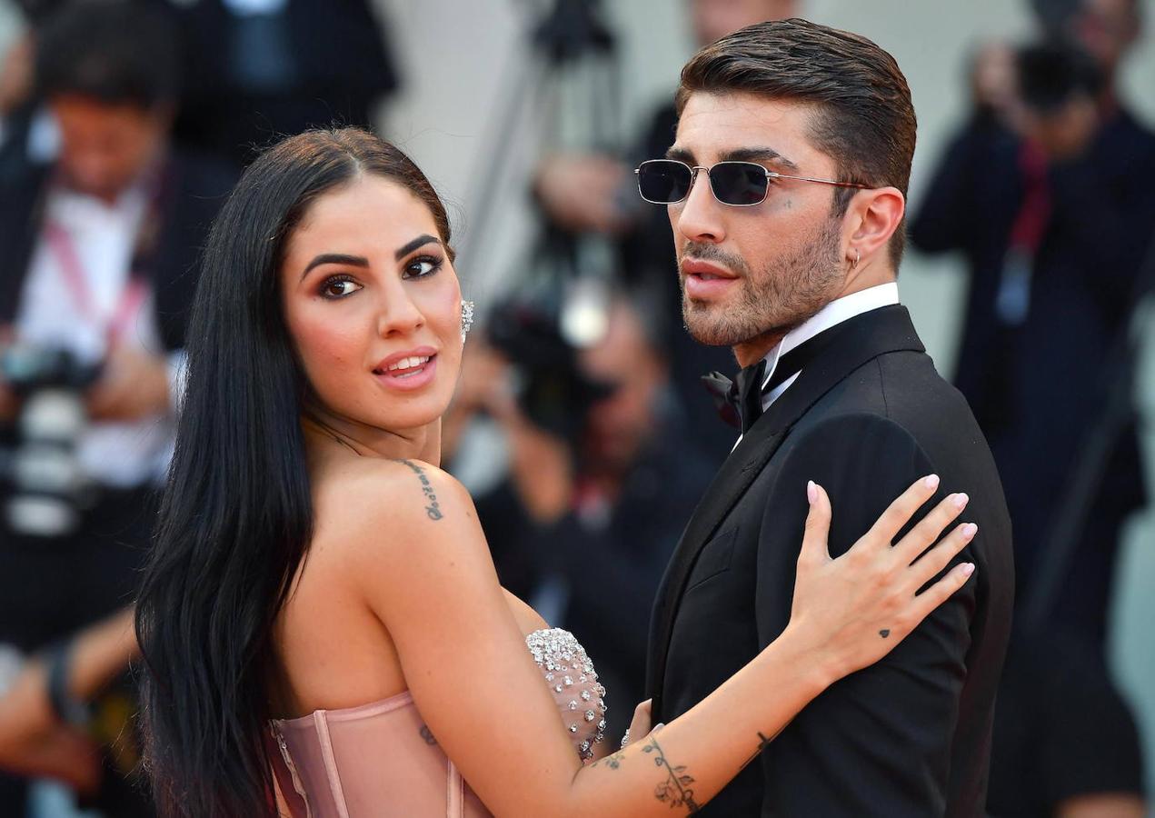 Andrea Iannone, piloto de MotoGP y Giulia De Lellis.