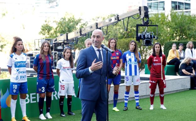 Luis Rubiales, en la presentación de la Primera Iberdrola. 