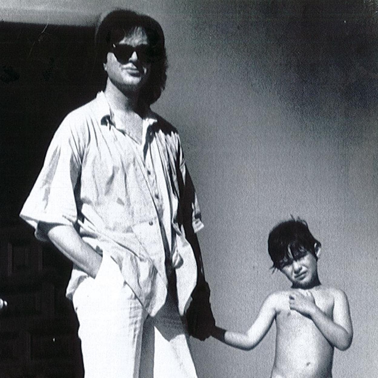 Camilo Sesto y su hijo, de vacaciones en un chalet en Cala d'Or.
