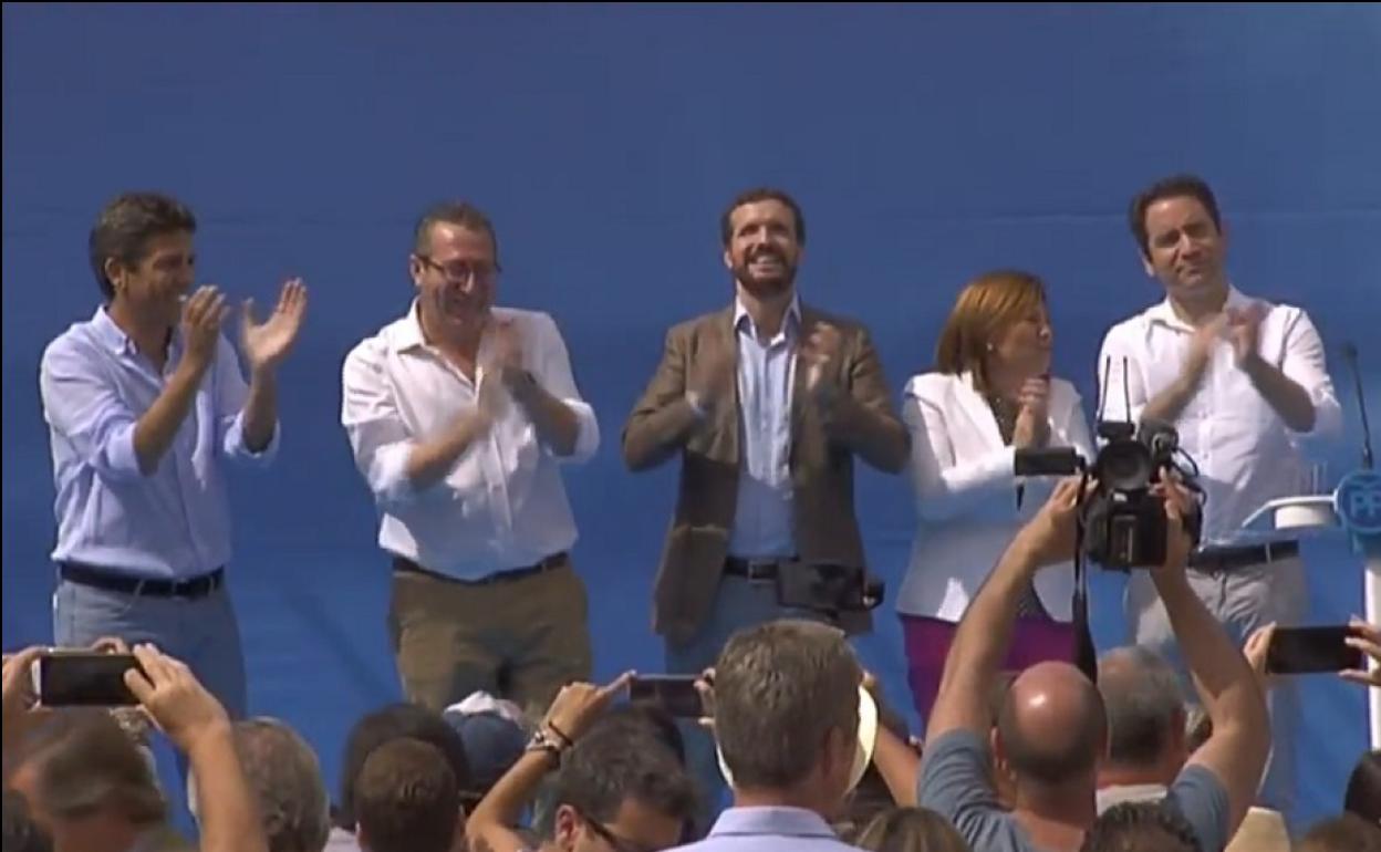 Isabel Bonig, junto con Pablo Casado, en el acto celebrado en Benidorm.