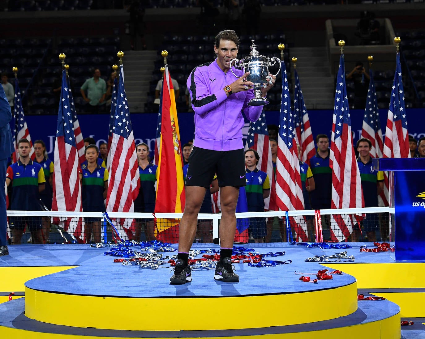 Rafa Nadal celebra su cuarto título del Abierto de Estdos Unidos, que supone su 19ª Grand Slam.