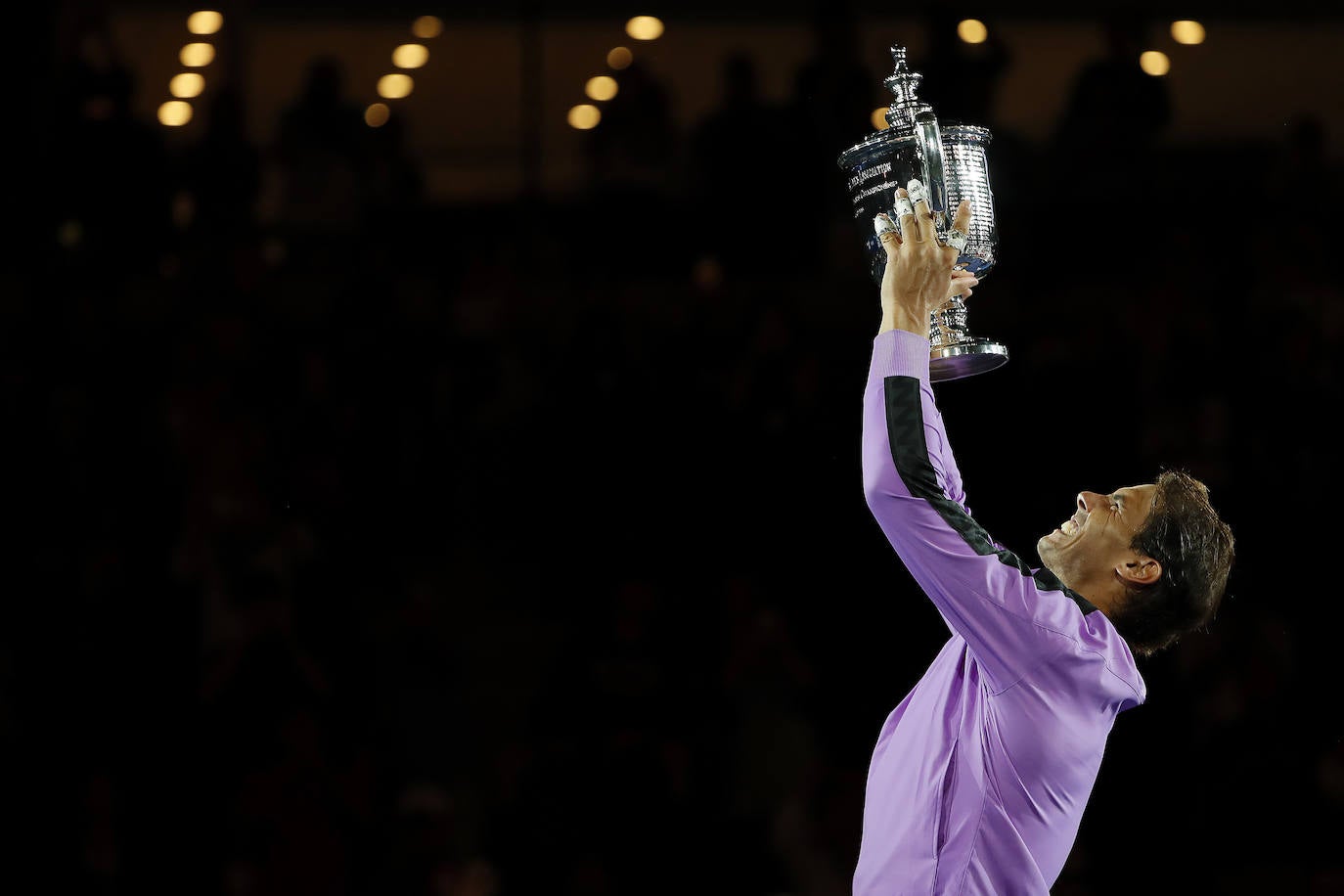 Rafa Nadal celebra su cuarto título del Abierto de Estdos Unidos, que supone su 19ª Grand Slam.