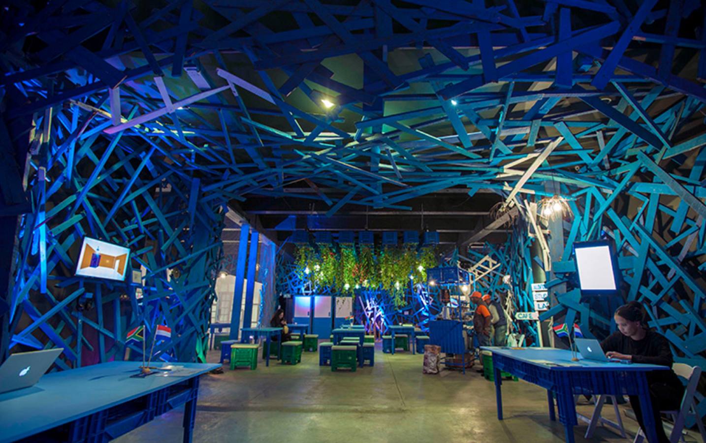 Ciudad del Cabo (Sudáfrica). Capital Mundial del Diseño 2014. Una de las exposiciones de la sede africana, que se impuso a Bilbao en la final.