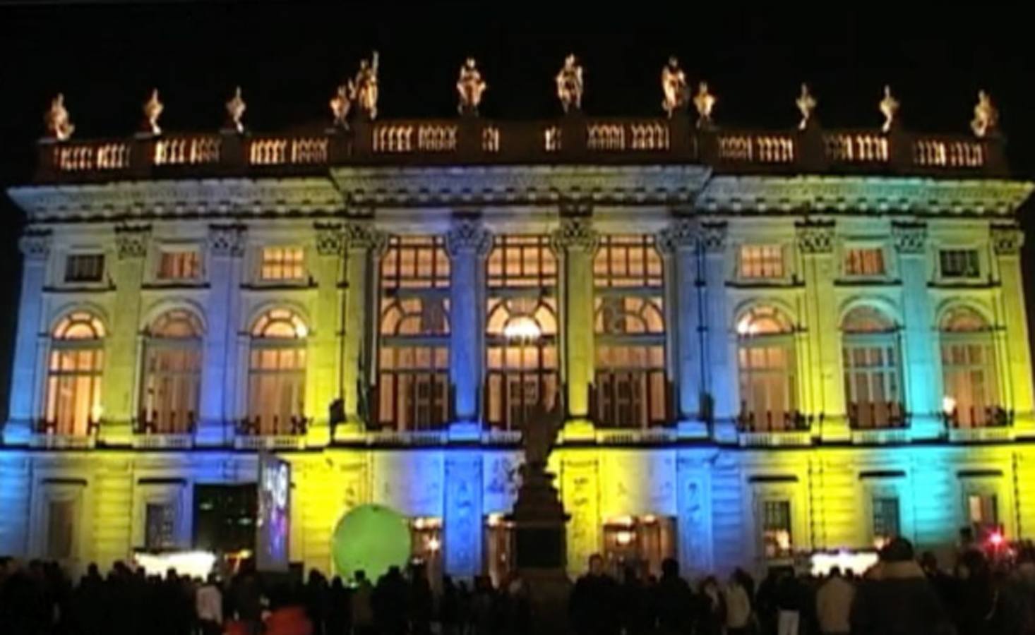 Turín (Italia). Capital Mundial del Diseño 2008. Año nuevo en la Piazza Castello