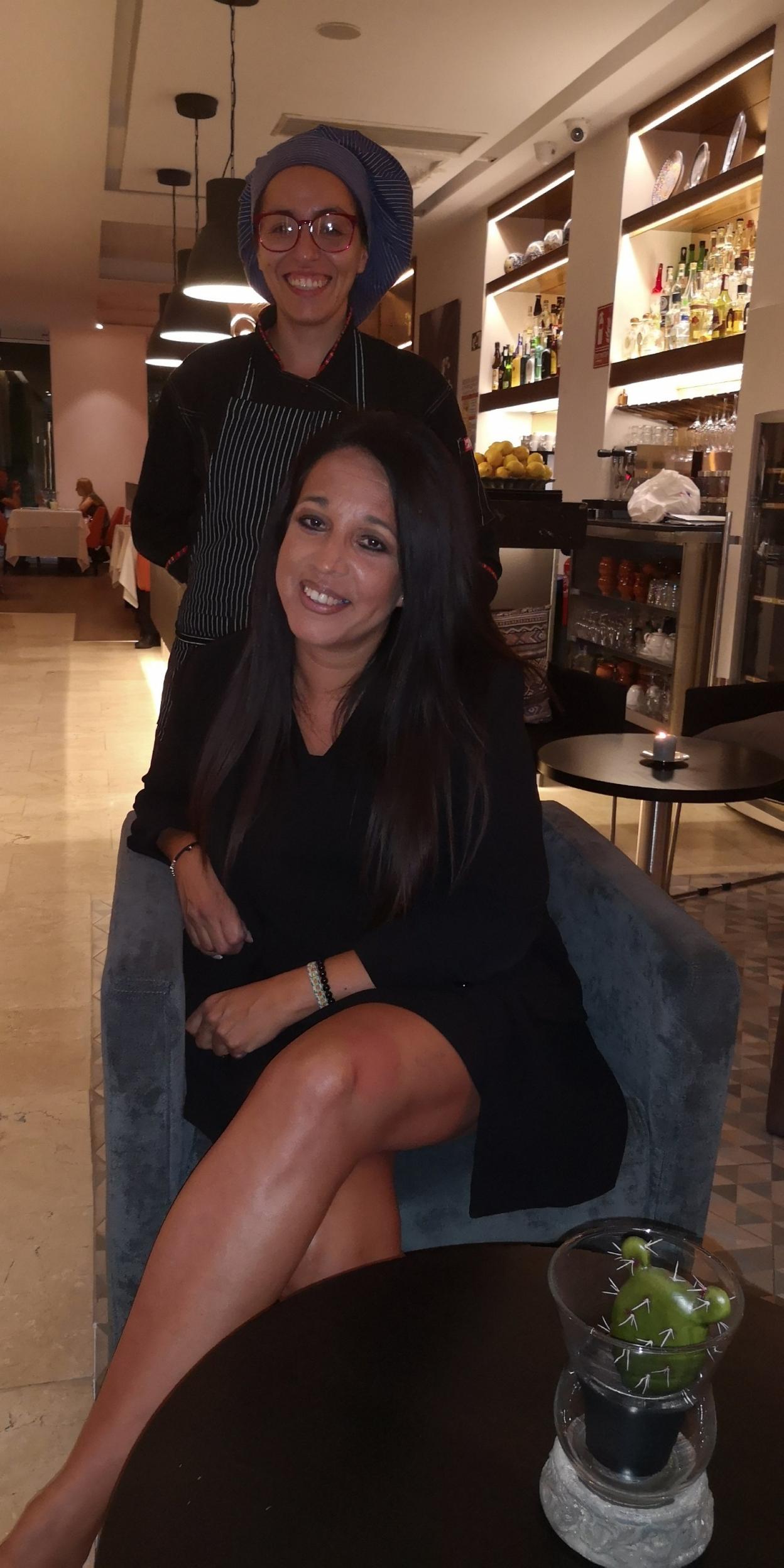 Elena Gutiérrez y Karla Chápero. 