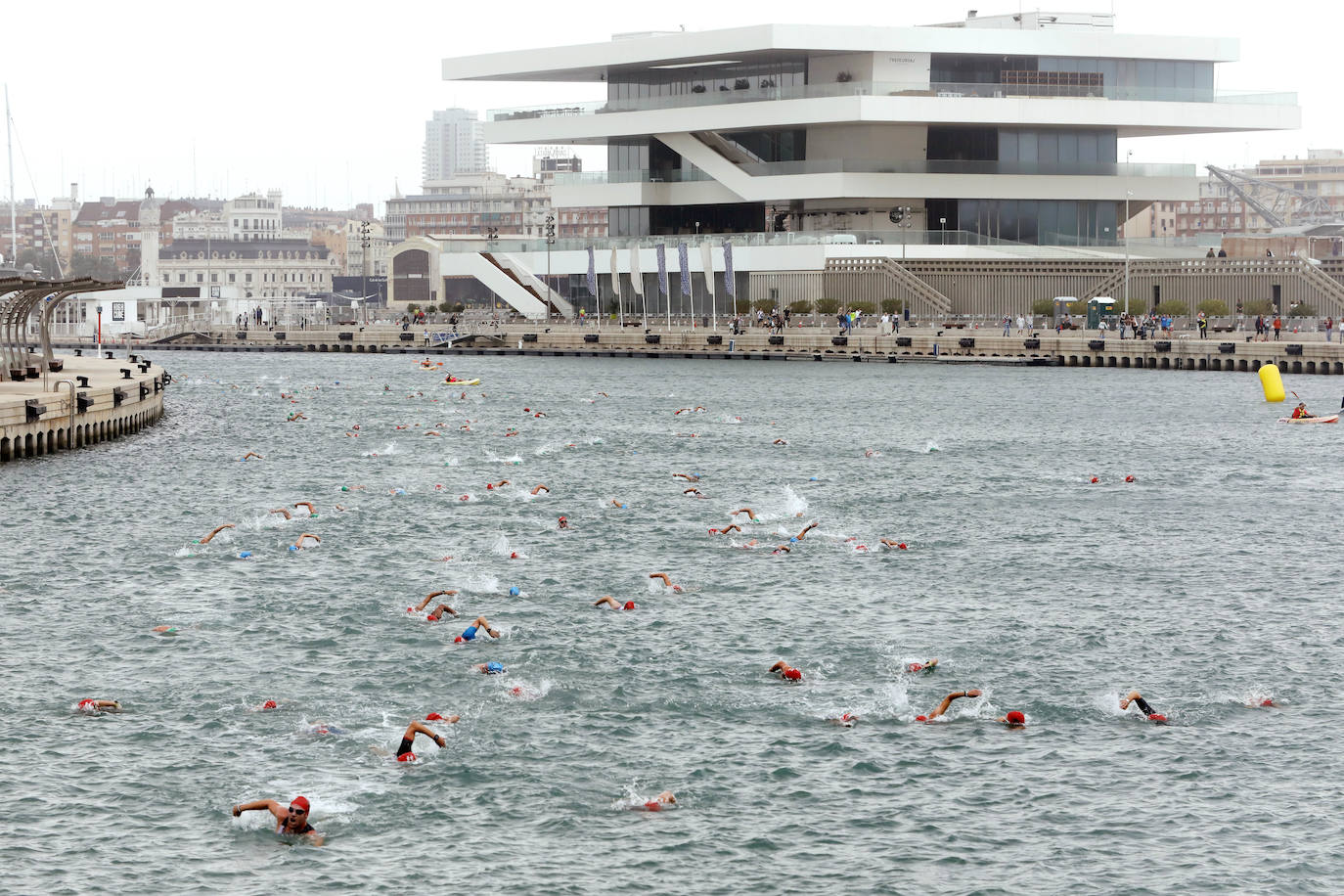 Fotos: Búscate en el Campeonato de Europa de Triatlón en Valencia