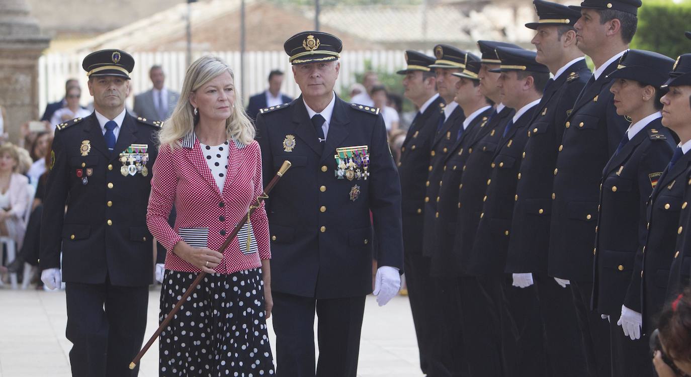 La Generalitat concede un centenar de condecoraciones en el Día de la Policía Autonómica
