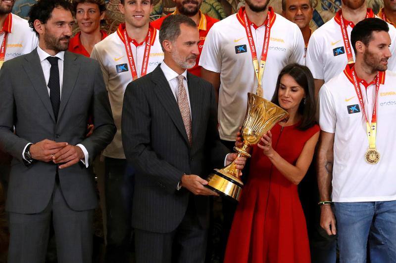 La selección española de baloncesto aterrizó a las 17:45 en Madrid, tras conquistar en Pekín el segundo mundial de su historia.