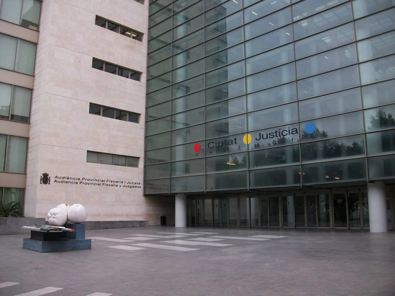 Entrada de la Ciudad de la Justicia, sede de la Audiencia Provincial de Valencia. 