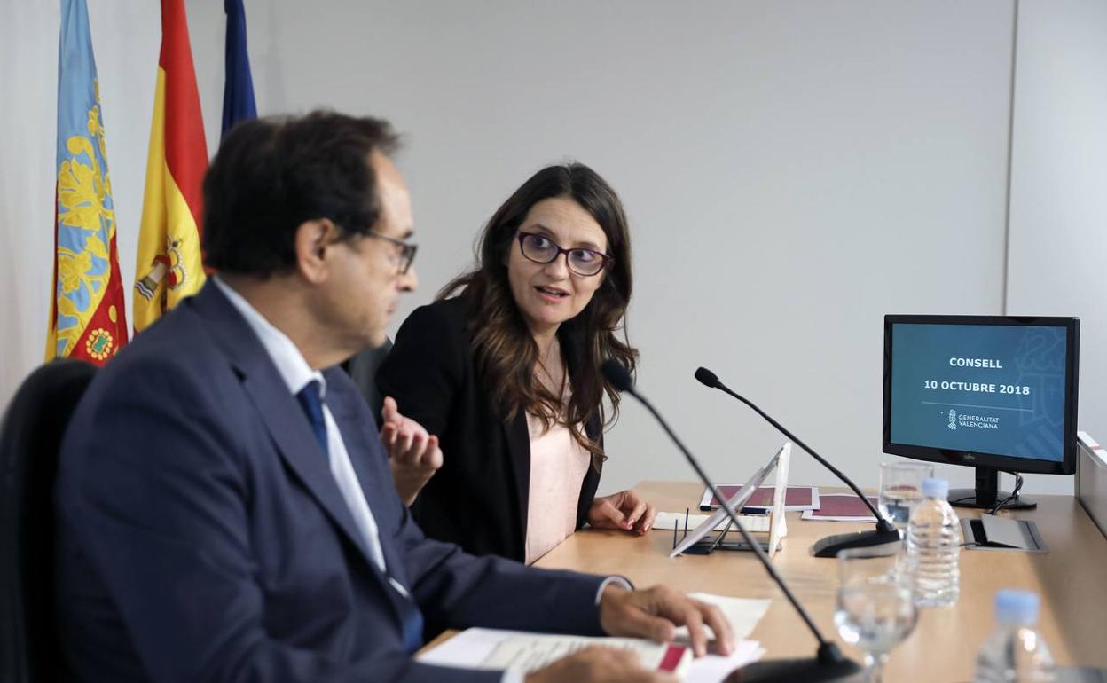 El conseller Vicent Soler y la vicepresidenta Mónica Oltra. 