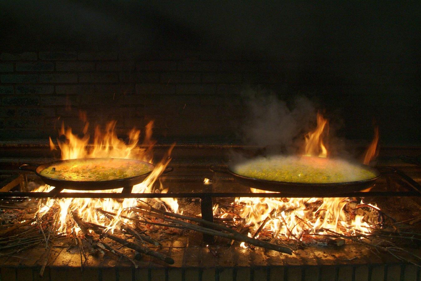 PAELLA TRADICIONAL VALENCIANA DEL SENYORET. Rafael Vidal, del Restaurante Levante Benisanó y Valencia es un maestro arrocero muy comprometido con la divulgación de la paella y sus ingredientes. Cultiva en su propio huerto el garrofó Pinto o de la Cella, variedades endémicas en peligro de desaparecer. Ha cocinado para la familia Real y es actualmente asesor gastronómico en los restaurantes de José Andrés en EEUU.