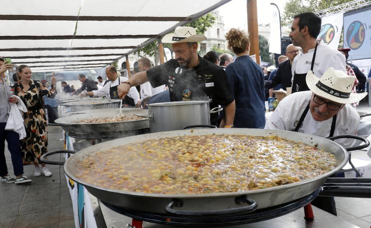 Valencia celebra el Día Mundial de la Paella