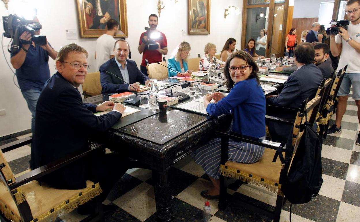 Reunión del pleno del Consell en Orihuela. . 