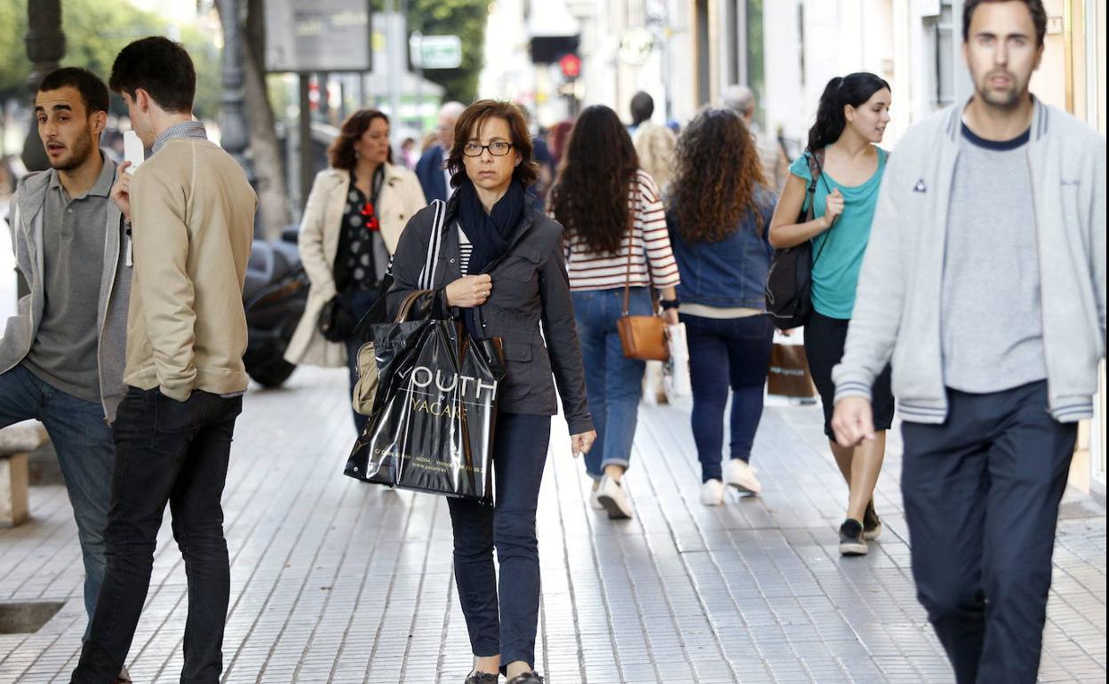 Un estudio valenciano asegura que las mujeres se desplazan en zigzag y los hombres en línea recta