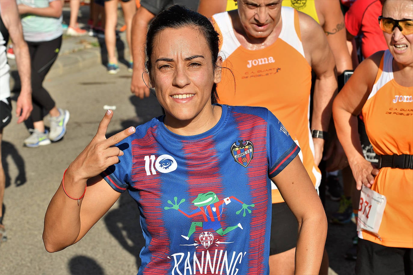 Fotos: Búscate en la 43ª Volta a Peu de los barrios de San Marcelino y San Isidro de Valencia