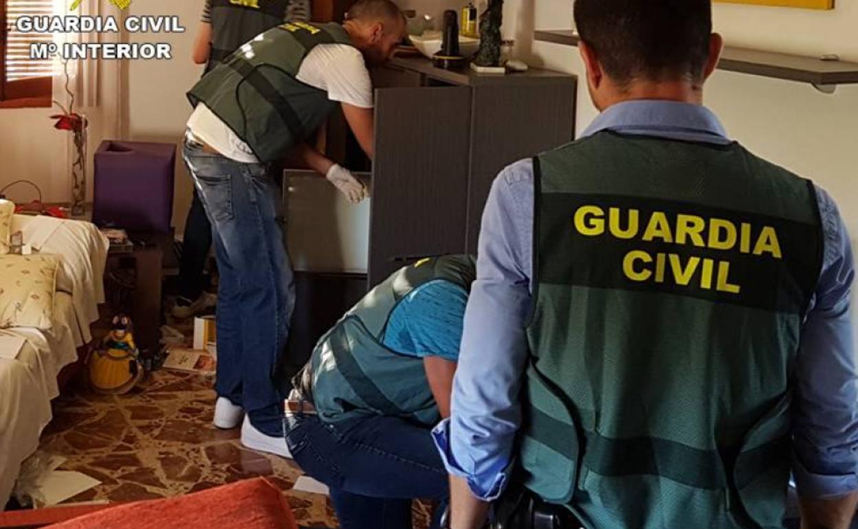 La Guardia Civil desarticula en Els Poblets un grupo criminal familiar dedicado al tráfico de drogas