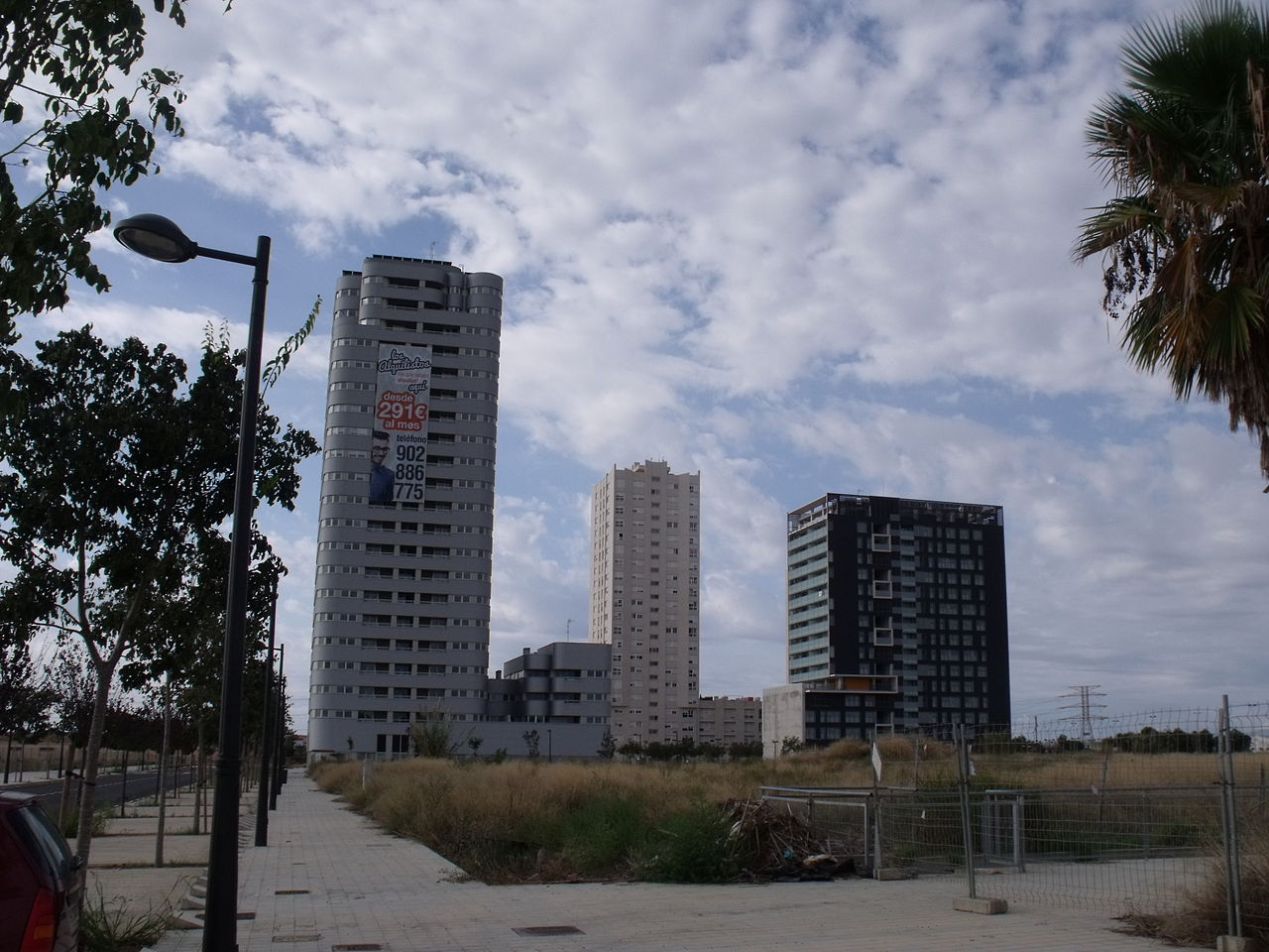 15. Edificio Coluvamar (Complejo Sociópolis). 75 metros. 21 plantas. Apartamentos construidos en 2011.