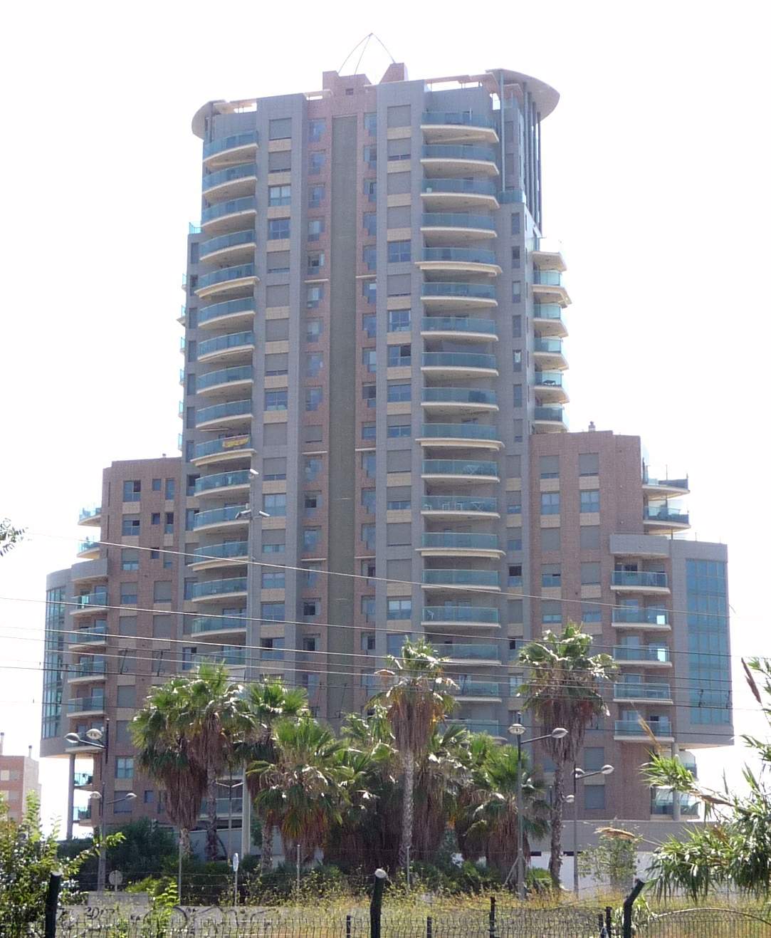 11. Torre Oceanis. 79 metros - 22 plantas. Edificio de apartamentos y viviendas. Construido en 2008