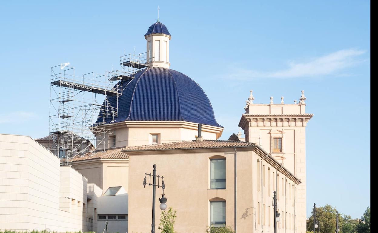 Andamio colocado en la cúpula del Museo de Bellas Artes. 