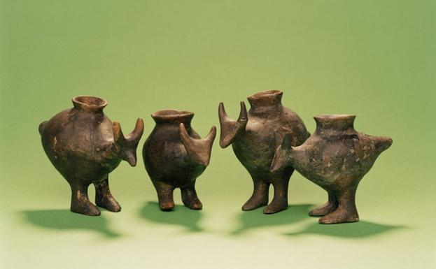 Vasijas de alimentación de la Edad del Bronce tardío de Vösendorf, Austria.
