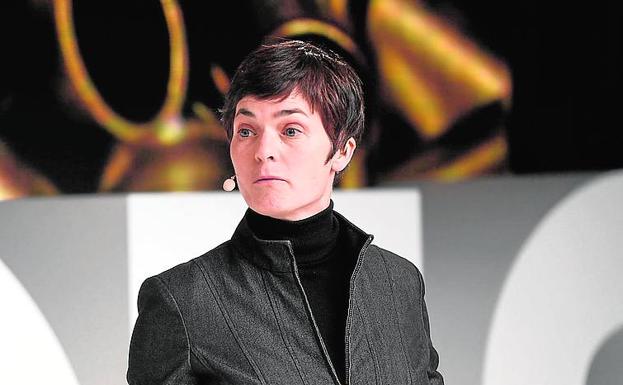 La regatista habla en una conferencia. Fundación Ellen MacArthur