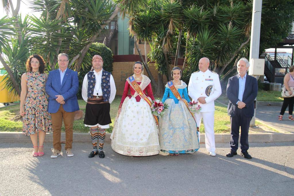 Un año más la Agrupación de Fallas del Marítimo celebró la ofrenda floral a la Virgen sumergida situada en el espigón de la parte exterior del Real Club Náutico de Valencia. La figura, esculpida en bronce, en 1977 por Ignacio Cuartero Fernández, estuvo más de 10 años emplazada bajo el mar frente al faro de Valencia, a 14 metros de profundidad. Sin embargo, en mayo de 2009, debido a las obras de reforzamiento del faro que se hicieron en el Puerto y después de haber restaurado la imagen, los miembros del Club de Buceo G.I.S.E.D VALENCIA, con la colaboración del Real Club Náutico, colocaron la imagen de la Virgen «en un lugar más accesible, frente al espigón situado junto a sus instalaciones, y donde está a 10 metros de profundidad». El Edificio del Reloj del Puerto de Valencia fue el punto de partida del acto el domingo 29 de septiembre, en la que los máximos representantes de las 46 Comisiones falleras que forman la Agrupación, no quisieron perderse este acto tan especial al que acudieron las falleras mayores de Valencia 2019, Marina Civera y Sara Larrazábal.