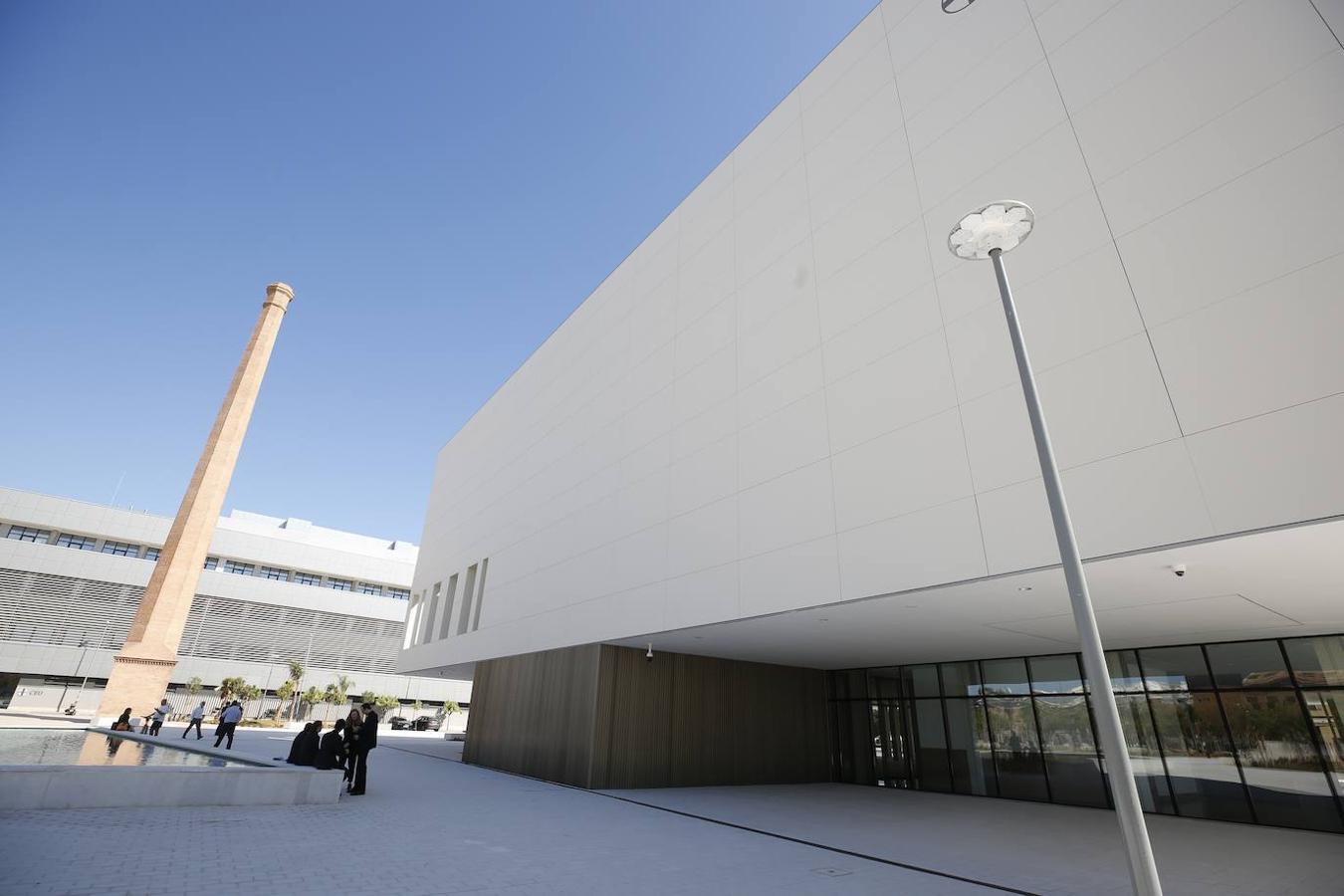 La universidad inaugura su Paraninfo con el acto de apertura del curso