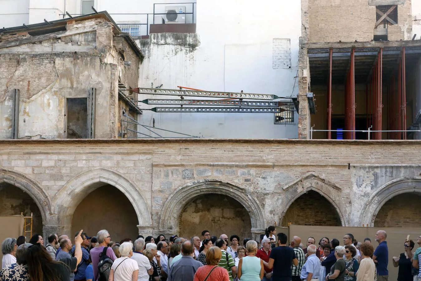 Fotos: Jornada de puertas abiertas en el cementerio medieval de Valencia