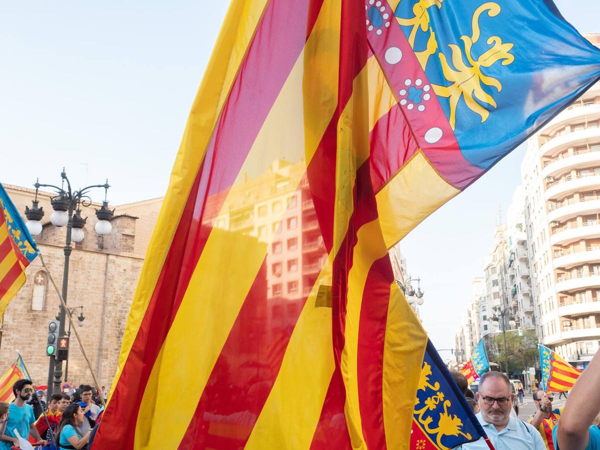 Fotos: Manifestaciones del 9 d&#039;Octubre en Valencia