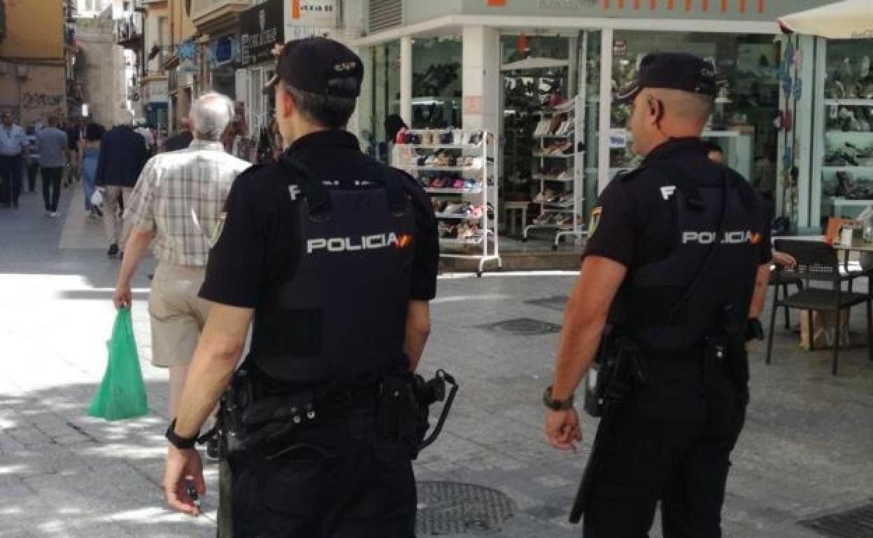 Detenida en Málaga una anciana por robar en viviendas vacacionales con una llave falsa
