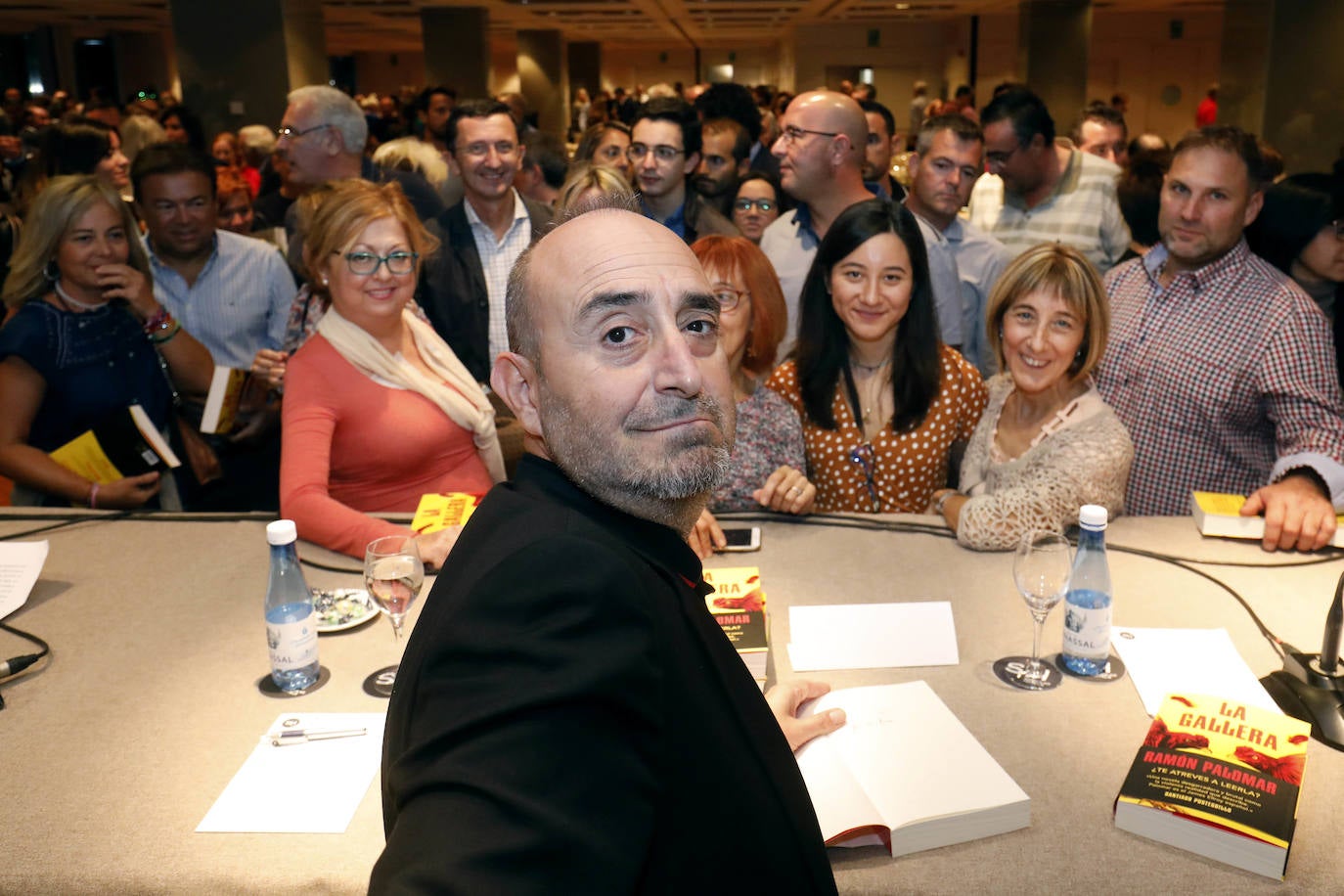 Fotos: Ramón Palomar presenta su nuevo libro, &#039;La Gallera&#039;, en el Aula LAS PROVINCIAS