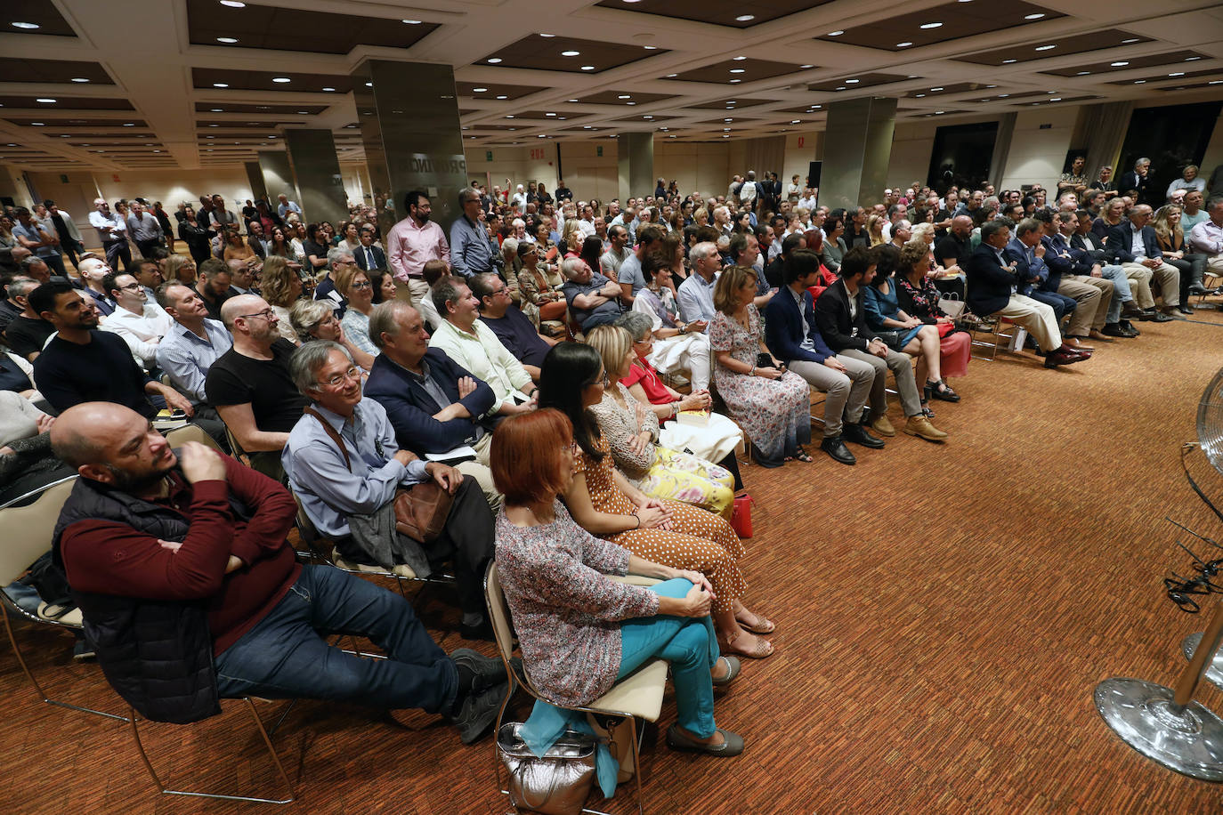 Fotos: Ramón Palomar presenta su nuevo libro, &#039;La Gallera&#039;, en el Aula LAS PROVINCIAS