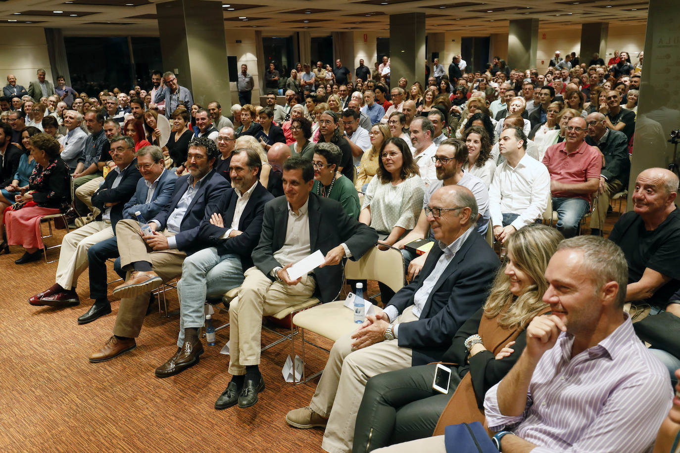 Fotos: Ramón Palomar presenta su nuevo libro, &#039;La Gallera&#039;, en el Aula LAS PROVINCIAS