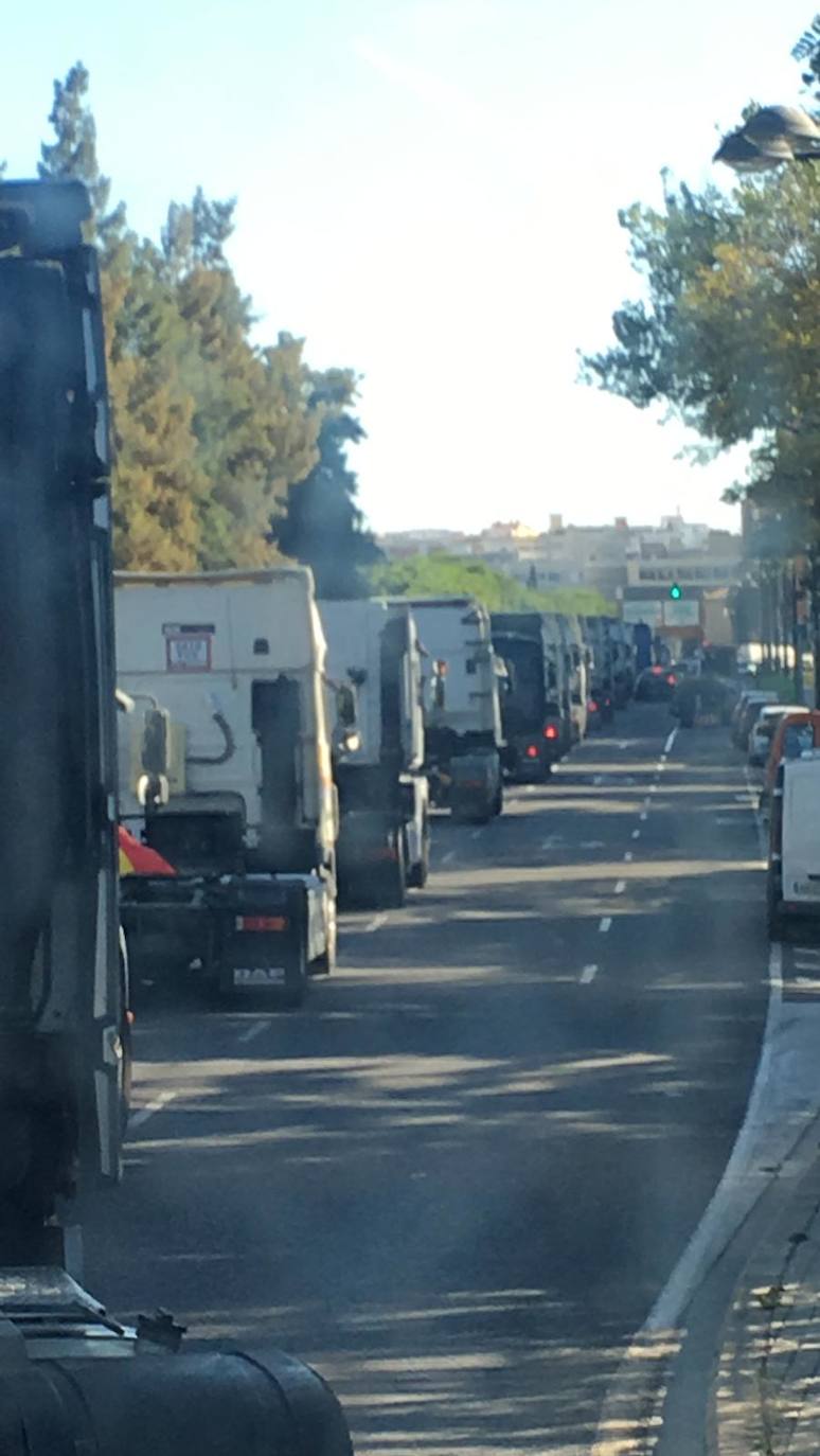 Fotos: Una marcha lenta de 200 camiones recorre el centro de Valencia