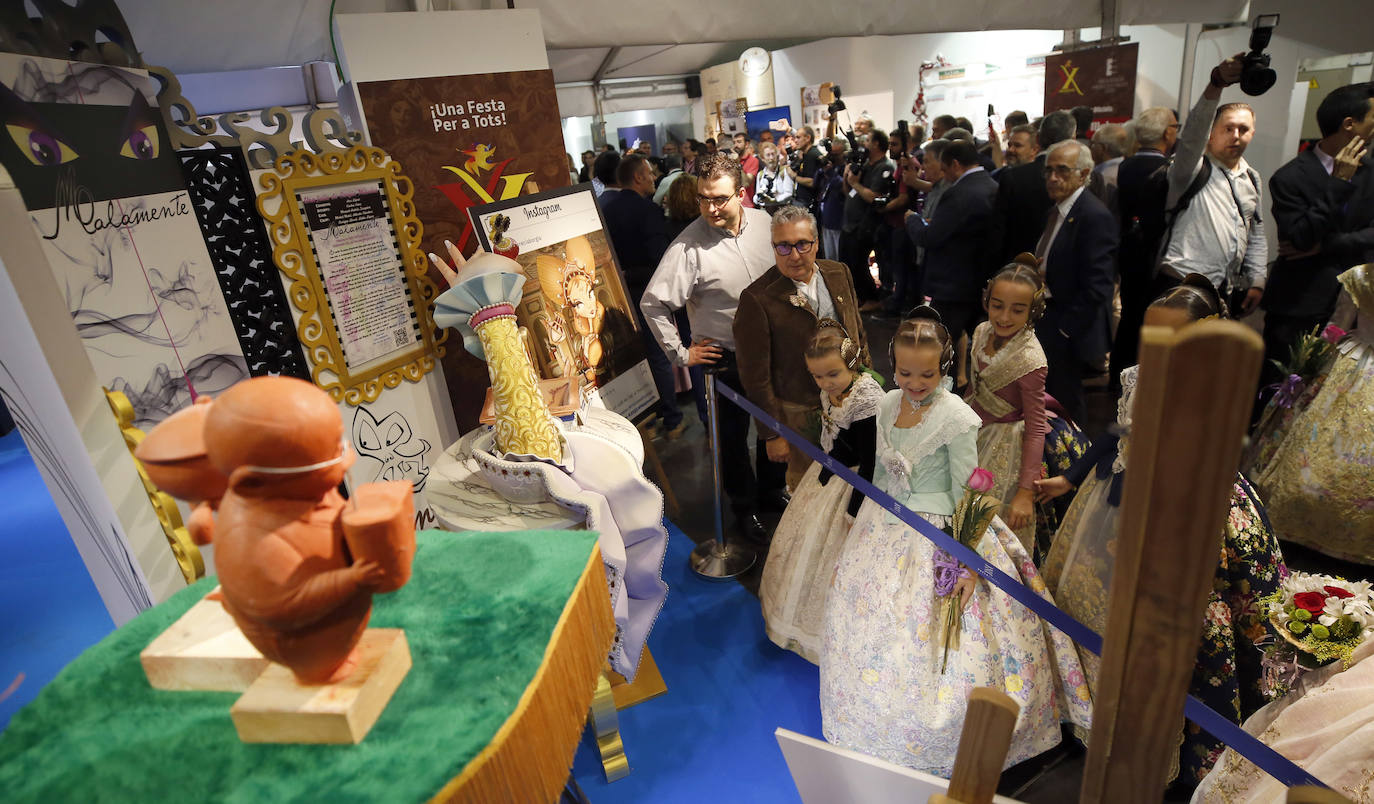 Fotos: Las falleras mayores de Valencia se estrenan con Especial