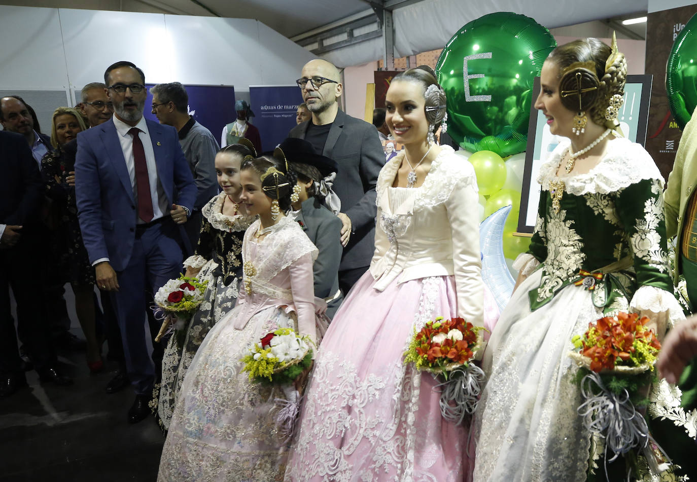 Fotos: Las falleras mayores de Valencia se estrenan con Especial