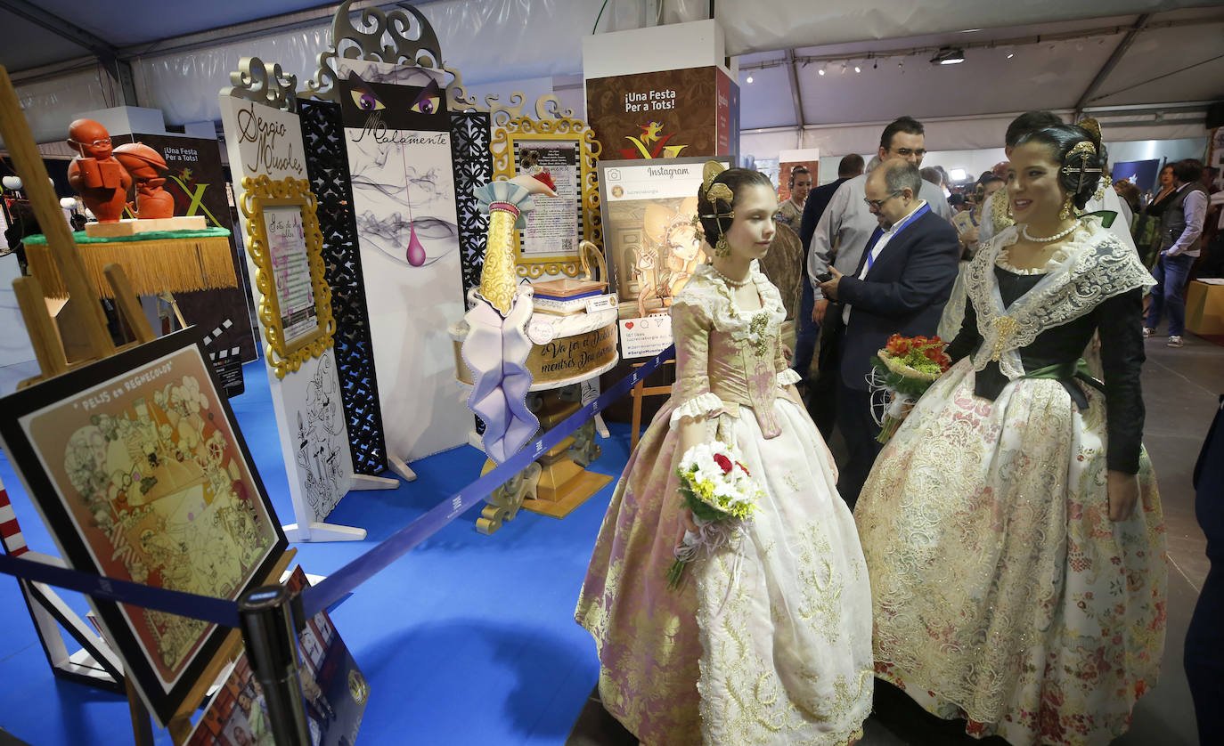 Fotos: Las falleras mayores de Valencia se estrenan con Especial