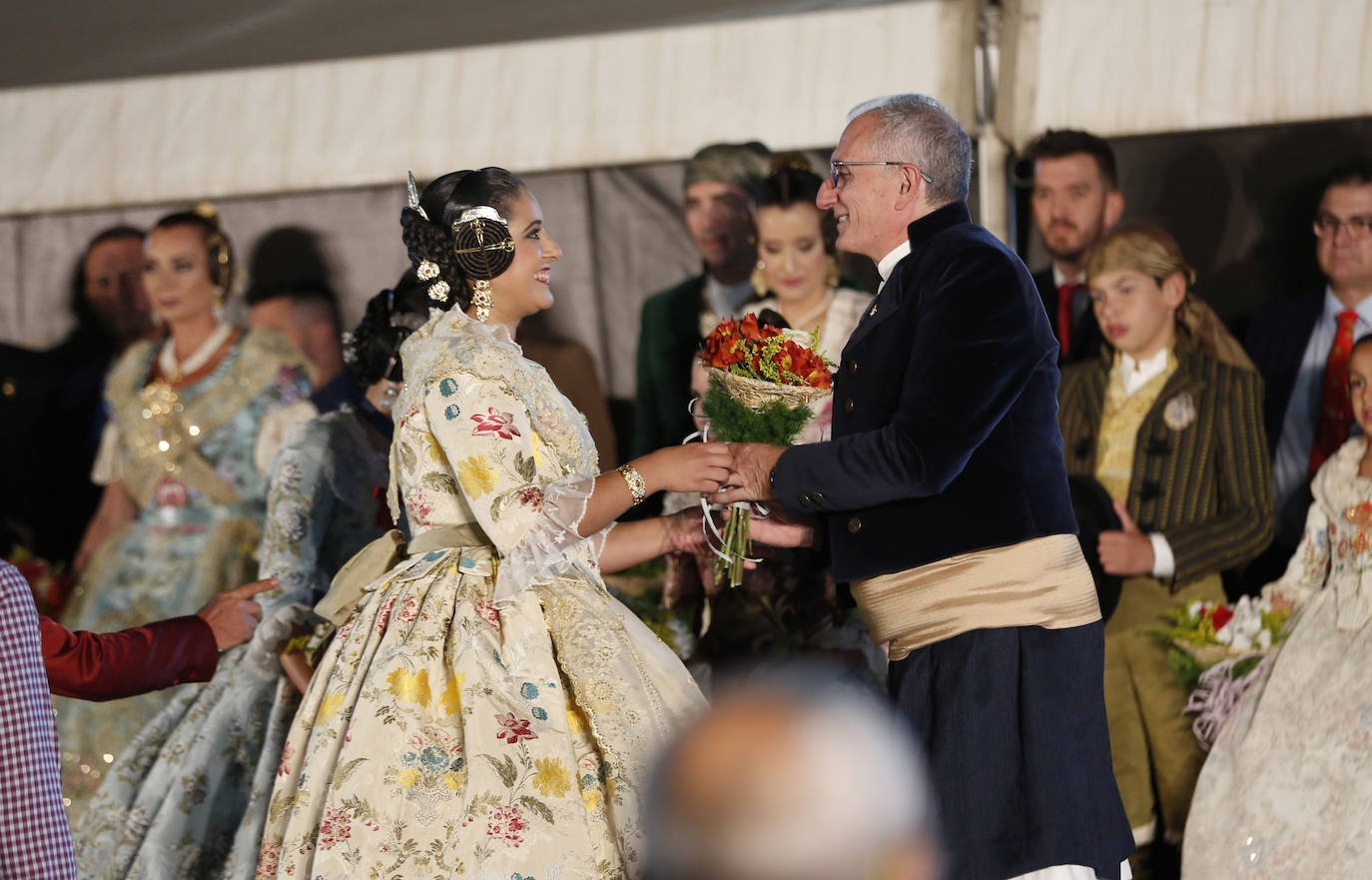 Fotos: Las falleras mayores de Valencia se estrenan con Especial