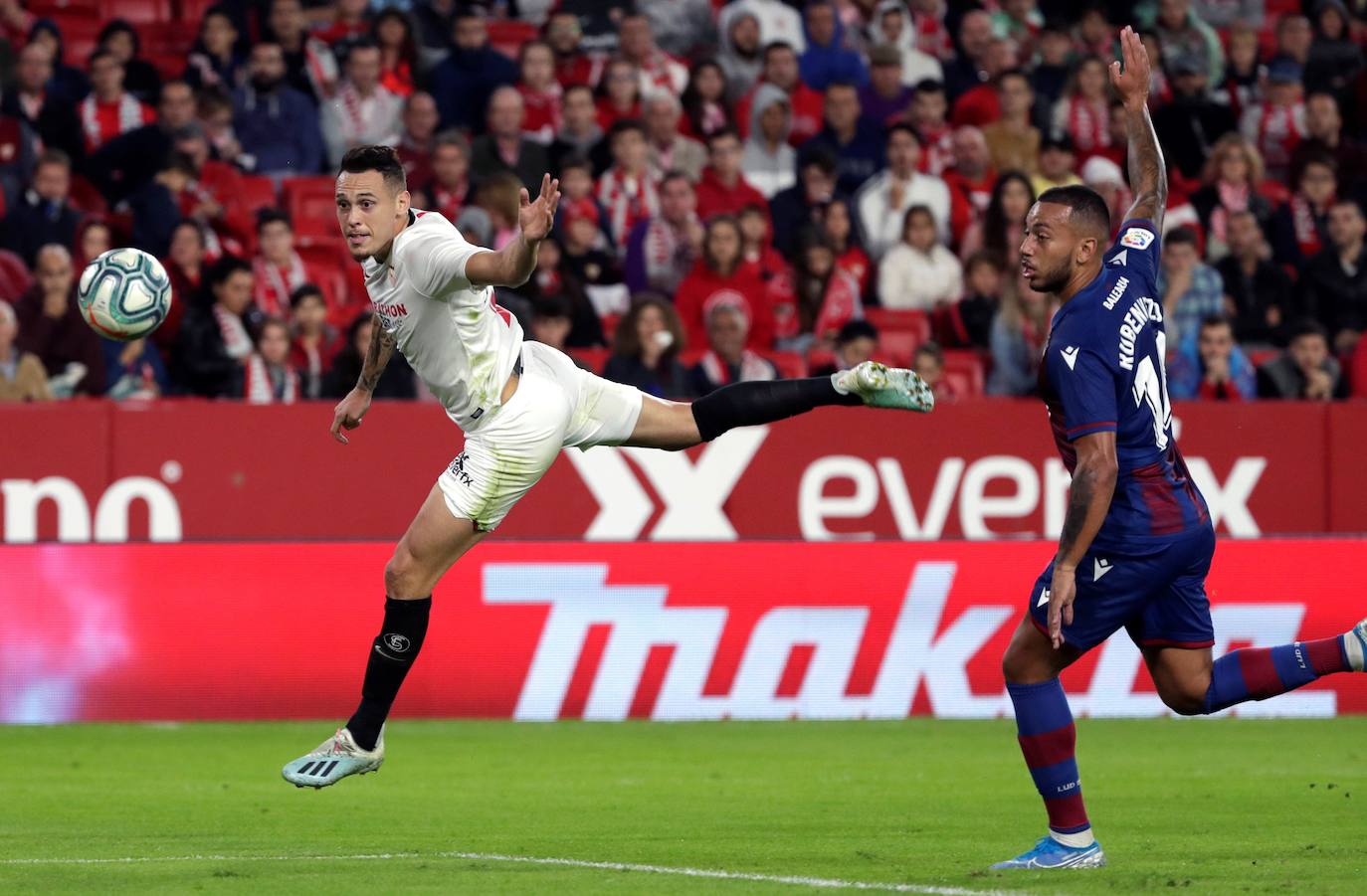 Fotos: Todas las fotos del Sevilla - Levante en el Pizjuán