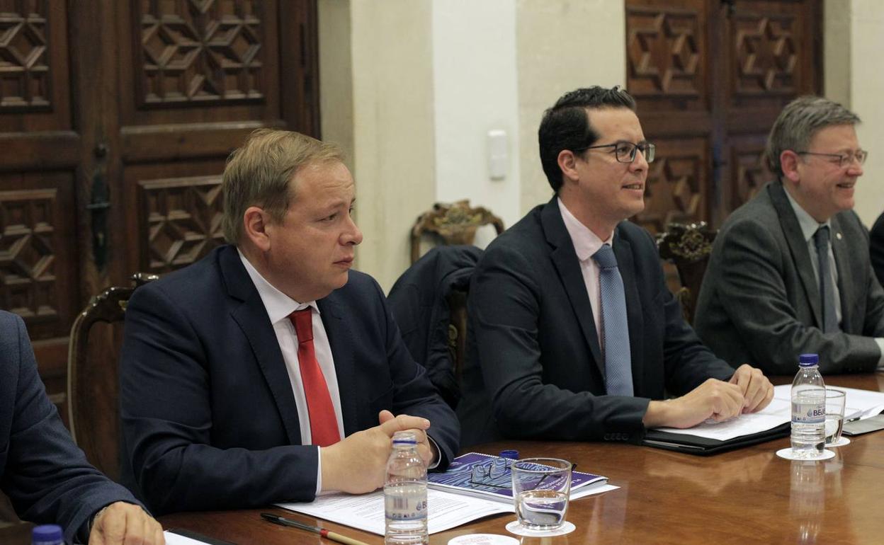 Orengo, Alfaro y Puig, en una reunión de Cical en la Generalitat. 