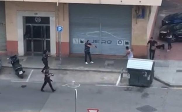 Momento de la detención en la calle San Vicente de Paúl.