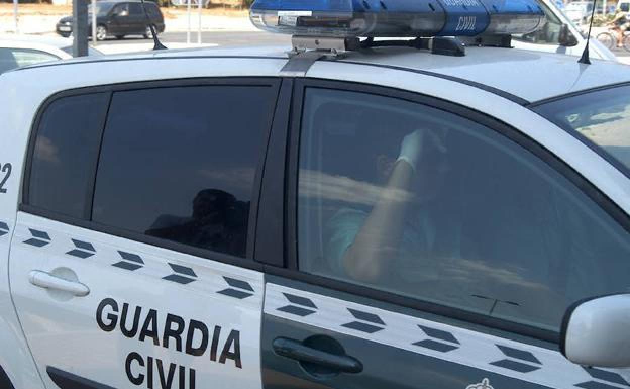 Detenido un policía nacional por amenazar con una pistola y agredir a su pareja en Paiporta