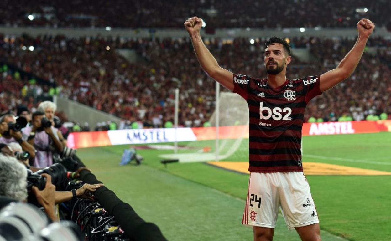 El valenciano Pablo Marí celebra su gol ante el Gremio durante el partido de vuelta de las semifinales de la Libertadores.