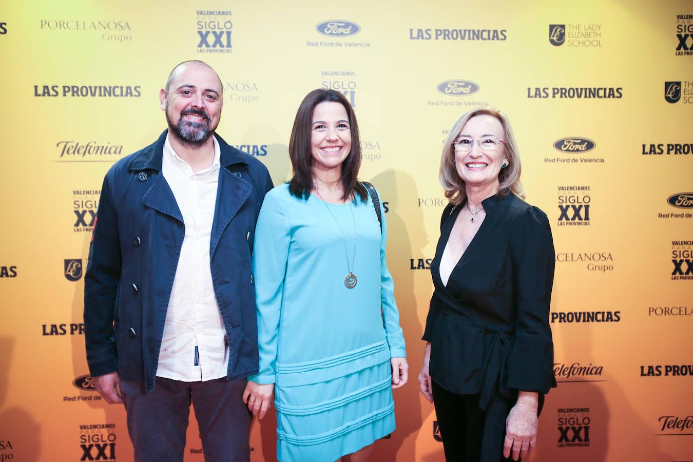 Gabriel González; Isabel Calatayud, directora de Admisiones y Relaciones Externas de The Lady Elizabeth School, y Raquel Silvestre, de LAS PROVINCIAS.