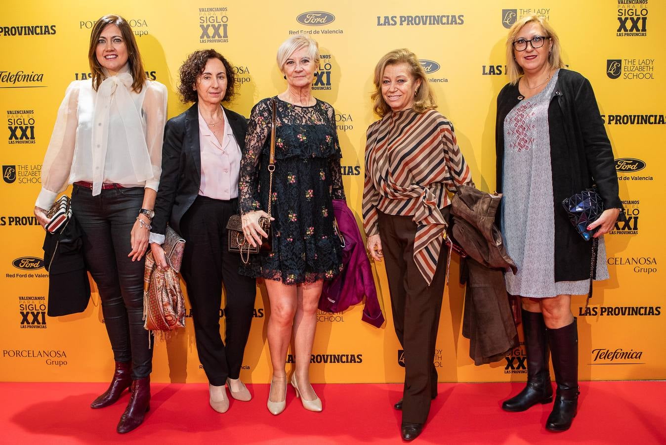 Sonia Sánchez, Margarita Quintana, Inmaculada Lidón, Ana María Ruiz y Carmen Aznar, de la Asociación de Familiares de Alzheimer de Valencia.