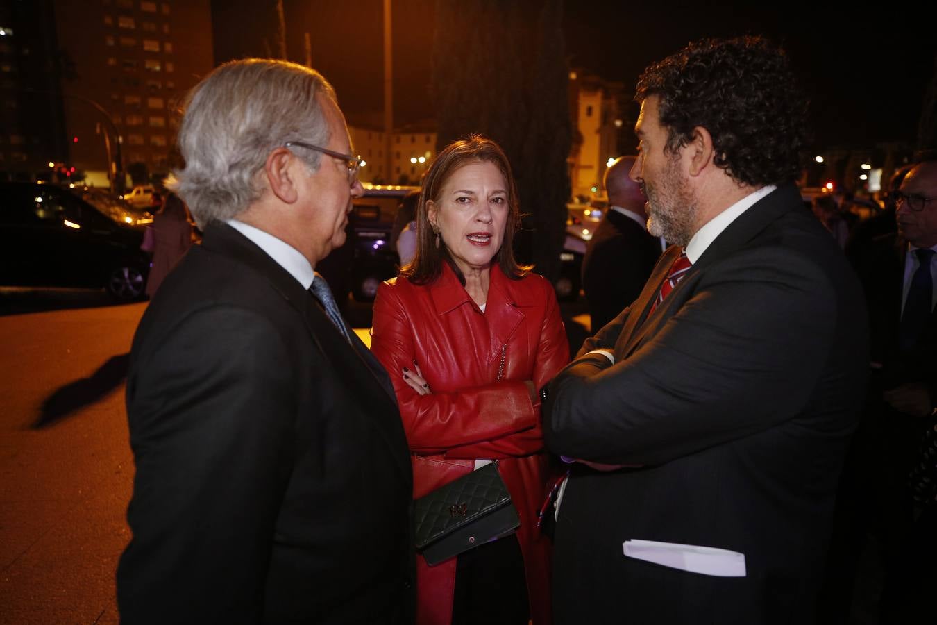 Vicente Garrido, catedrático y expresidente de Consell Jurídic Consultiu, con la exvicepredicenta del Consell, Paula Sánchez de León, y Julián Quirós.