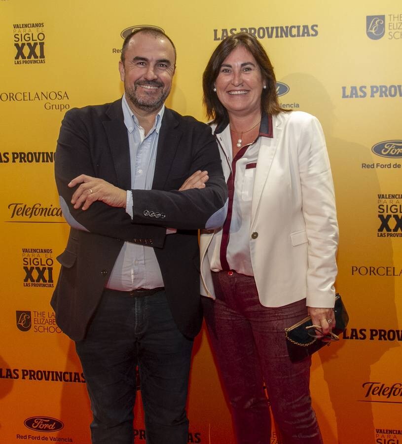 La portavoz del PP en el Ayuntamiento de Dénia, María Mut, junto a su marido, Juan Ots.