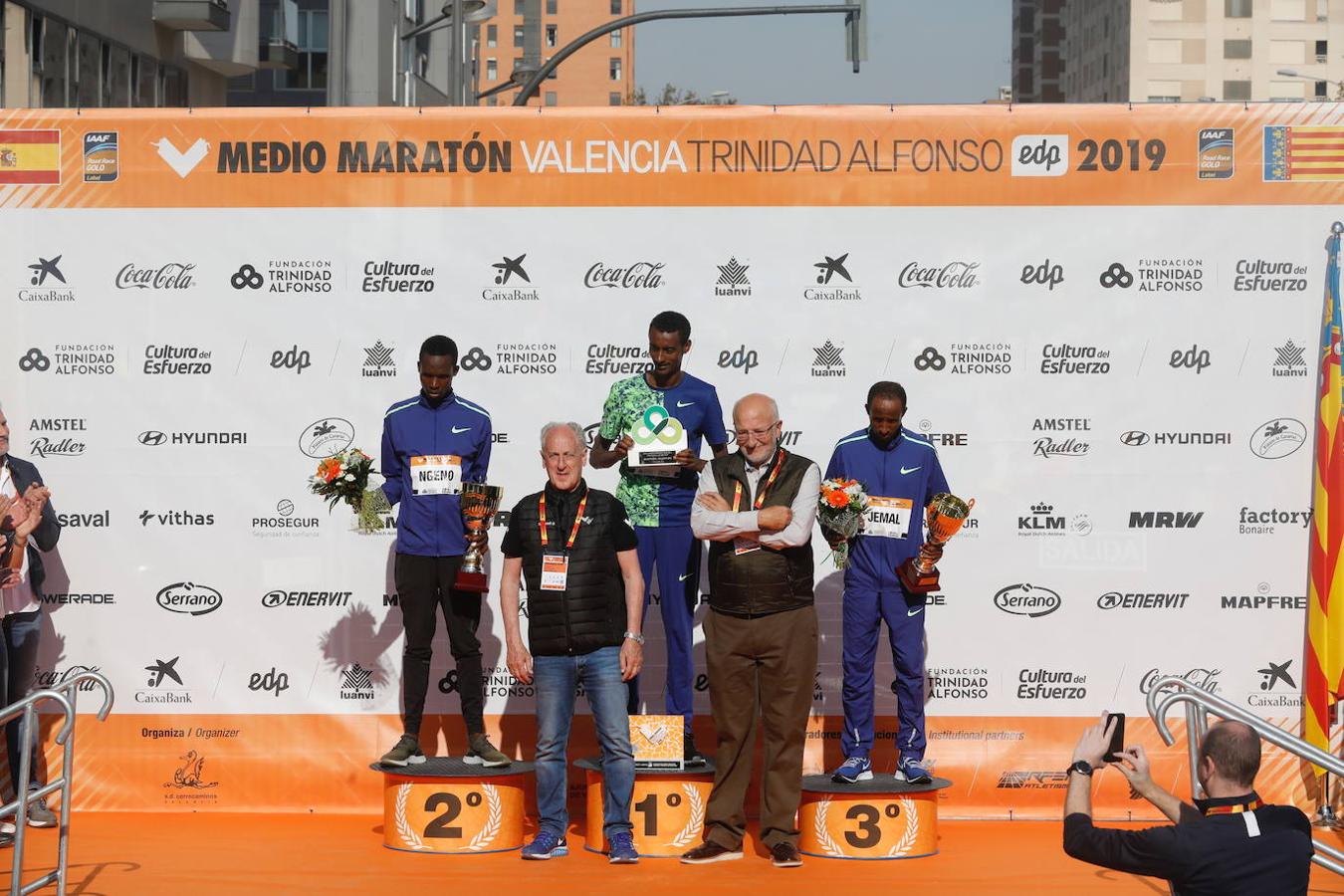 Fotos: Las mejores imágenes del Medio Maratón de Valencia 2019